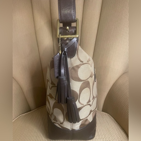 Coach Legacy Signature 21149 - GUC - Picture 4 of 15